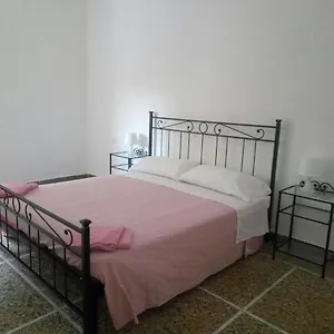 Couette-café Hostel B&B